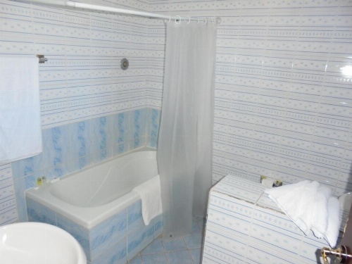 The lions den hotel image 12