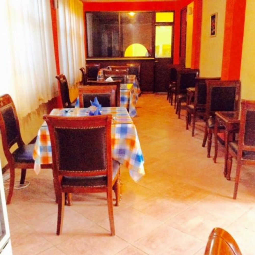 The lions den hotel Main image