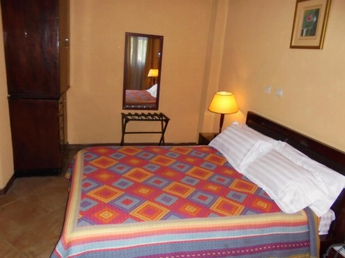 The lions den hotel image 8